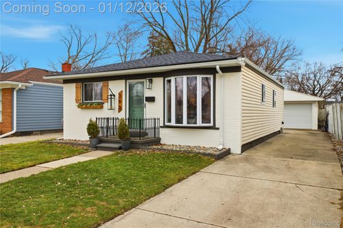 393 W Hudson Avenue E, Madison Heights, MI, 48071 | Card Image
