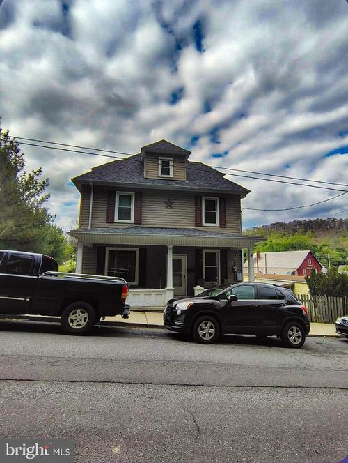 37 W 3rd St, EVERETT, PA, 15537-1112 | Card Image