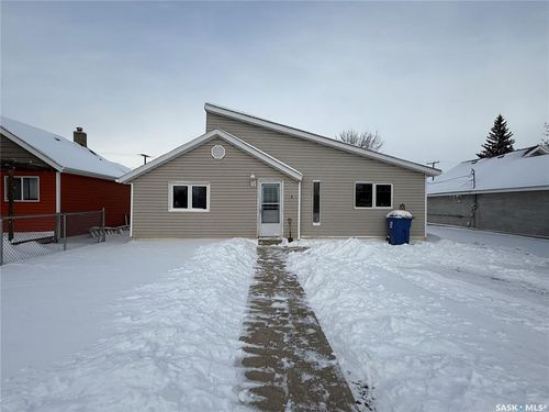 470 2nd Ave W, Melville, SK, S0A2P0 | Card Image