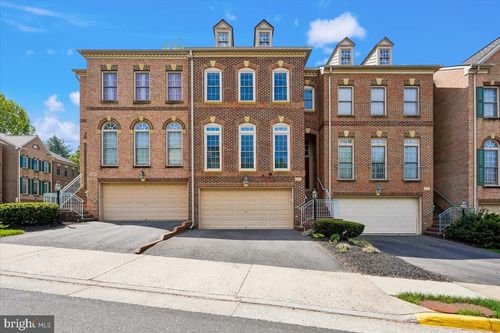 12484 Rose Path Cir, FAIRFAX, VA, 22033-6238 | Card Image