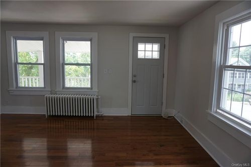 63 Spring St, Mount Kisco, NY, 10549-3209 | Card Image