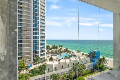 910 - 3505 S Ocean Drive, Condo with 2 bedrooms, 2 bathrooms and null parking in Hollywood FL | Image 2