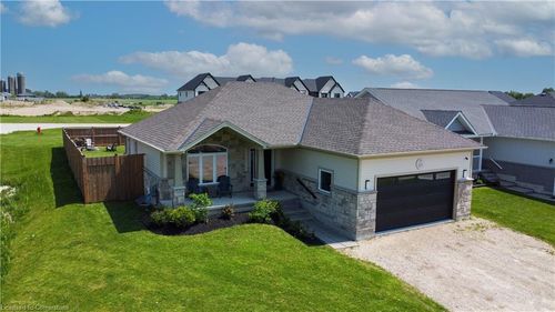 37 Lorne St W, Harriston, ON, N0G | Card Image