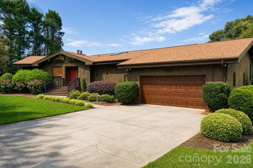3711 Blendwood Ln Ne, Hickory, NC, 28601-8705 | Card Image