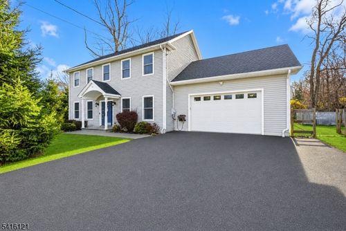 34 Tobyhanna Trl, Hopatcong, NJ, 07843-1024 | Card Image