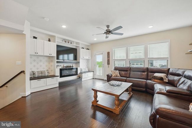 2069 Alder Ln, Townhouse with 4 bedrooms, 3 bathrooms and null parking in DUMFRIES VA | Image 11