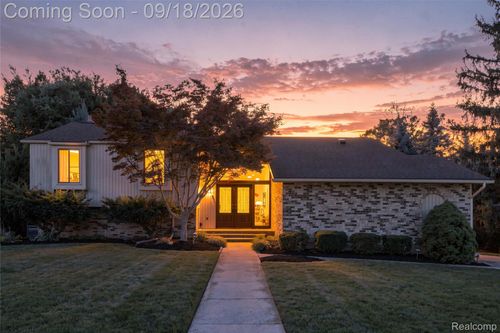 35697 Briar Ridge Ln, Farmington, MI, 48335-3101 | Card Image