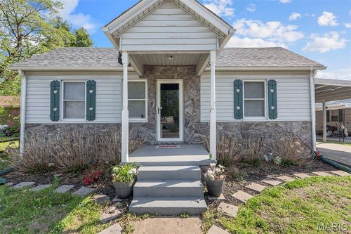 305 E Ironbanks Rd, Charleston, MO, 63834-2321 | Card Image