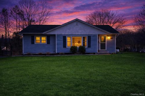 43 Birchwood Dr, New Windsor, NY, 12553-7439 | Card Image