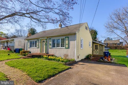 6108 Blue Grass Ave, HARRISBURG, PA, 17112-2327 | Card Image
