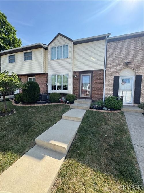 162 Stepping Stone Ln, Orchard Park, NY, 14127-4107 | Card Image