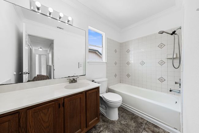 1213 Pathfinder Way, House other with 4 bedrooms, 3 bathrooms and 4 parking in Round Rock TX | Image 20