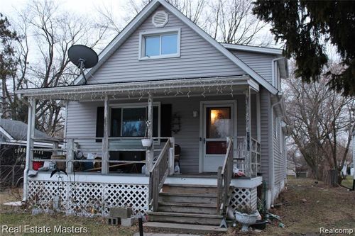 4463 Fairway Dr, Fort Gratiot, MI, 48059-3913 | Card Image