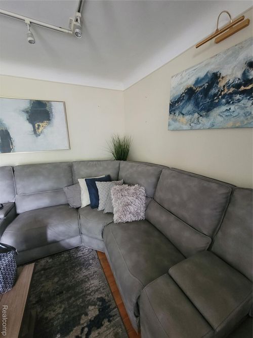 20635 Woodside St, Harper Woods, MI, 48225-2209 | Card Image