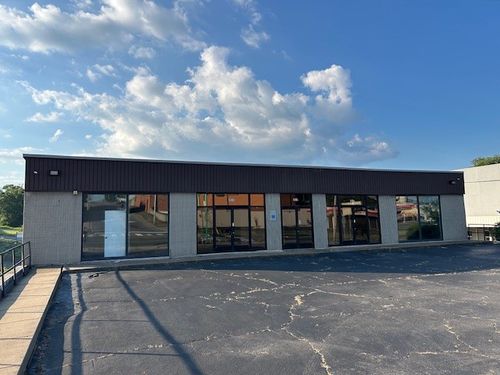 301 College St, CLARKSVILLE, TN, 37040-3225 | Card Image
