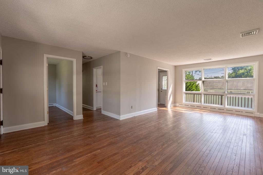 Residential Lease in EWING 4