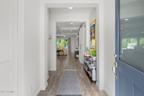 4208 E Avalon Dr, Phoenix, AZ, 85018-7208 | Card Image