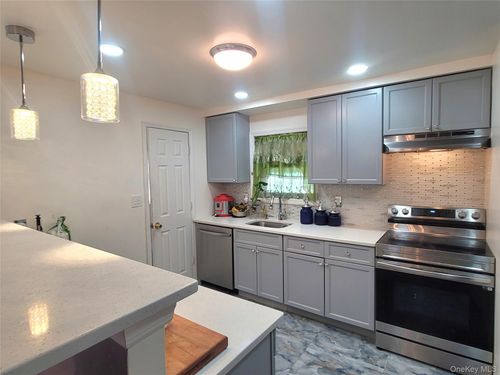 208-15 110th Ave, Queens Village, NY, 11429-1721 | Card Image