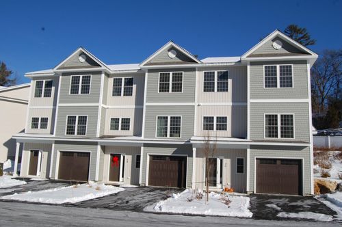 2A Dearborn St, Manchester, NH, 03103-3615 | Card Image