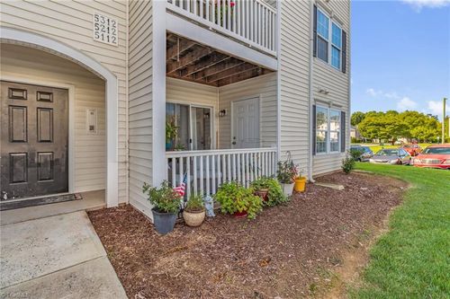 5112 Mcconnell Dr, Kernersville, NC, 27284-6082 | Card Image