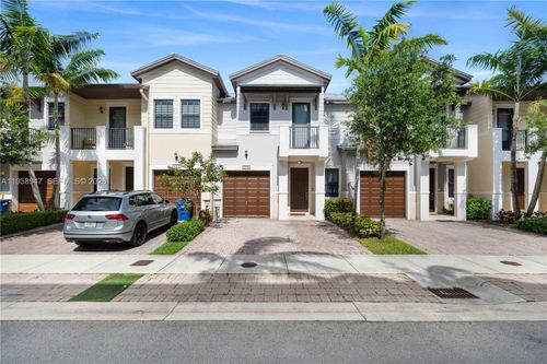 6005-6005 Nw 104th Path, Doral, FL, 33178-2618 | Card Image