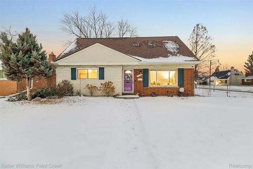 29143 Dover Ave, Warren, MI, 48088-3640 | Card Image