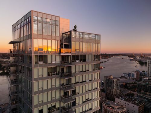 {{alt}} | Card Image