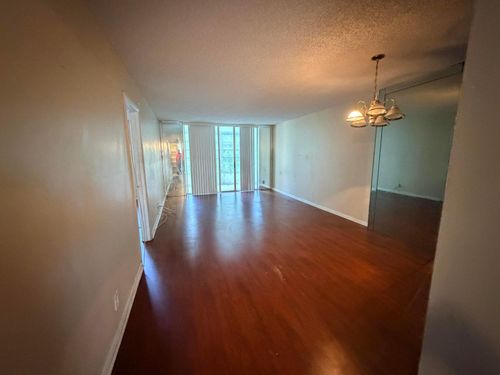 307-3070 Nw 48th Ter, Lauderdale Lakes, FL, 33313-7243 | Card Image
