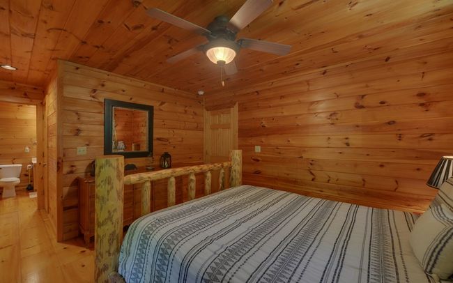 890 Mountain Lake Cir, Home with 3 bedrooms, 3 bathrooms and null parking in Blue Ridge GA | Image 14