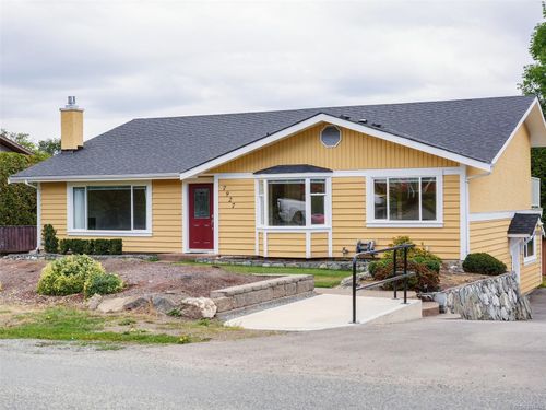 7927 Wallace Dr, Saanichton, BC, V8M1L4 | Card Image