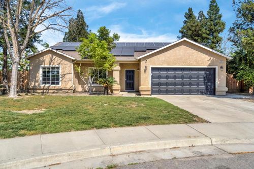 685 W Lake St, Kingsburg, CA, 93631-2820 | Card Image
