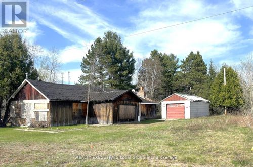 18 Pinewood Park Dr, North Bay, ON, P1B8Z4 | Card Image
