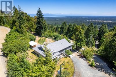 1775 Warn Way, House other with 3 bedrooms, 3 bathrooms and 4 parking in Qualicum Beach BC | Image 2