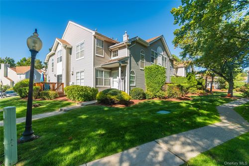 1210 Washington Grn, New Windsor, NY, 12553-6924 | Card Image