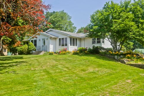 688 Boston Neck Rd, Suffield, CT, 06078-2312 | Card Image