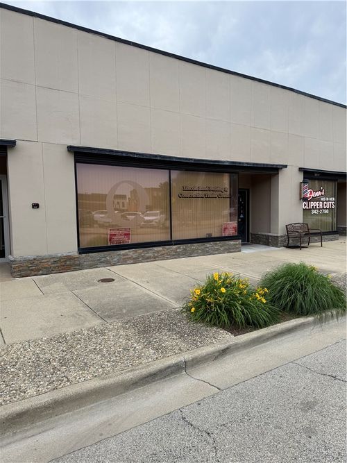 104 W Washington Ave, Effingham, IL, 62401-2354 | Card Image