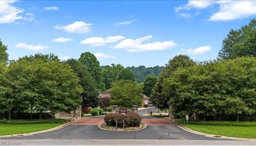 64 Alexander Dr, Williamstown, WV, 26187-8302 | Card Image