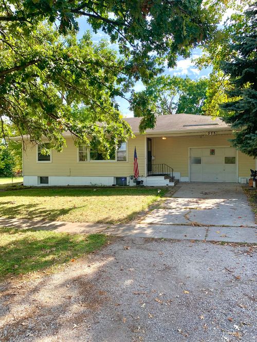 275 Quarry St, South Elgin, IL, 60177-1119 | Card Image