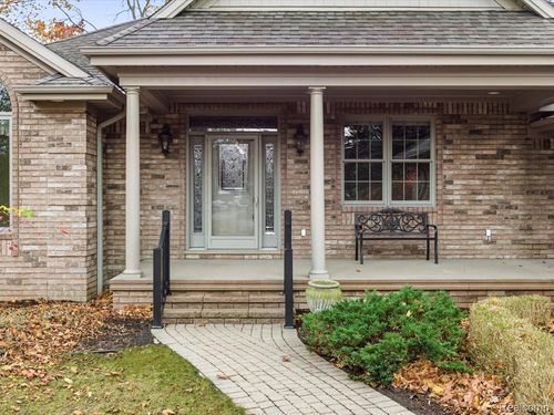 3993 N River Rd, Fort Gratiot, MI, 48059-4190 | Card Image