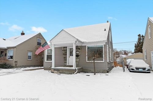 3304 Chestnut St, Dearborn, MI, 48124-4370 | Card Image