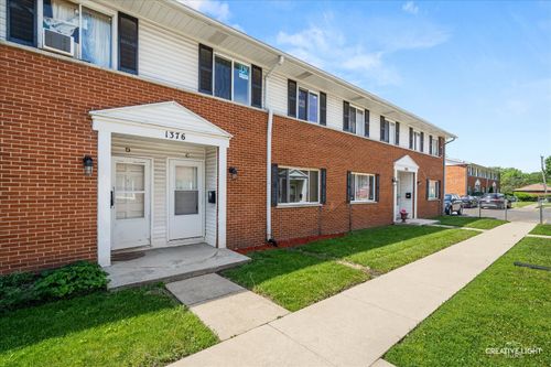 1376 Monomoy St, Aurora, IL, 60506-2630 | Card Image