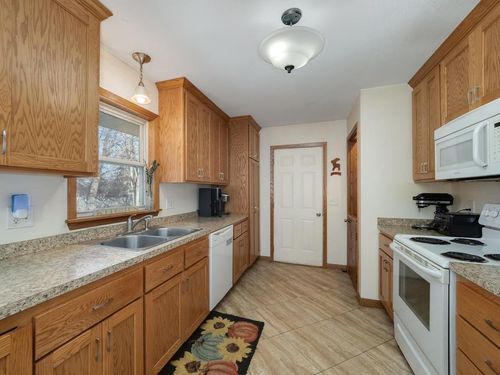 8346 Groveland Rd, Mounds View, MN, 55112-6128 | Card Image