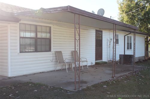 611 Kali Inla Ave, Hartshorne, OK, 74547-3615 | Card Image
