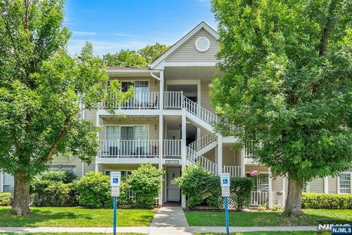 369 Cottonwood Way, Mahwah, NJ, 07430-2080 | Card Image