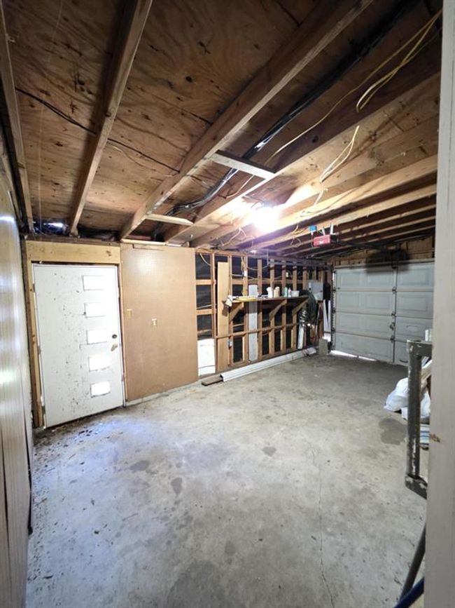 235 2 Nd St, House other with 3 bedrooms, 2 bathrooms and null parking in Van Vleck TX | Image 20