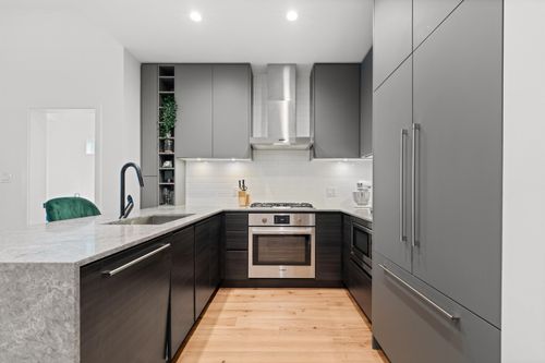 621-3131 Murray St, Port Moody, BC, V3H0L9 | Card Image