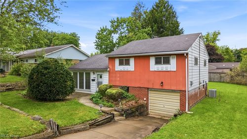 2534 Sierra Drive, Youngstown, OH, 44511 | Card Image