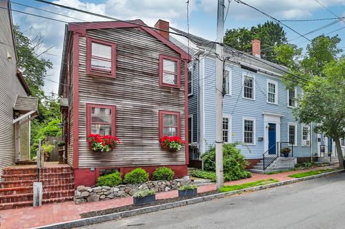 11 Boardman St, Newburyport, MA, 01950-2405 | Card Image