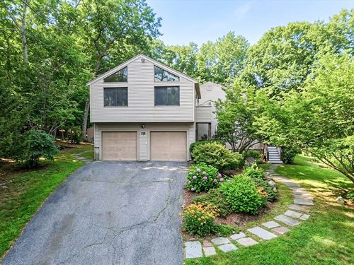 215 North St, Upton, MA, 01568-1507 | Card Image
