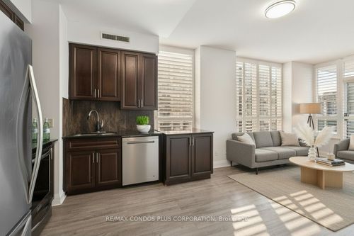 1108-20 N Park Rd, Vaughan, ON, L4J0G7 | Card Image